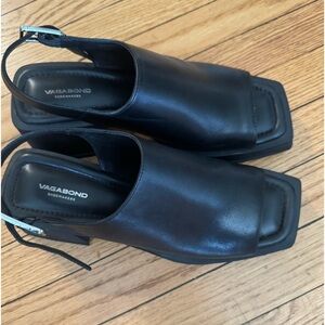 Vagabond Slingback peep toe sandals. Genuine leather.